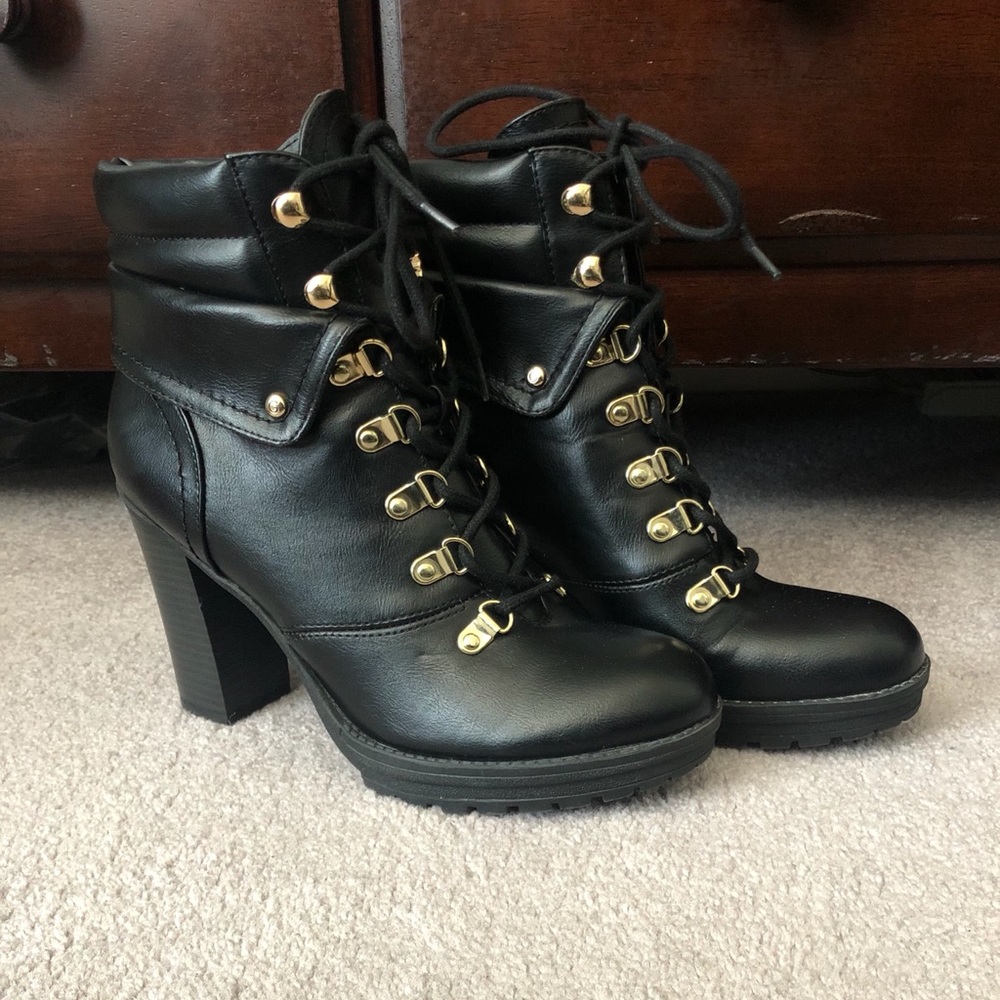 Guess Lace Up Combat Boots size 8.5